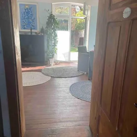 Ferienzimmer In Haus Am Wald In Kirsten's Refugium Karstädt